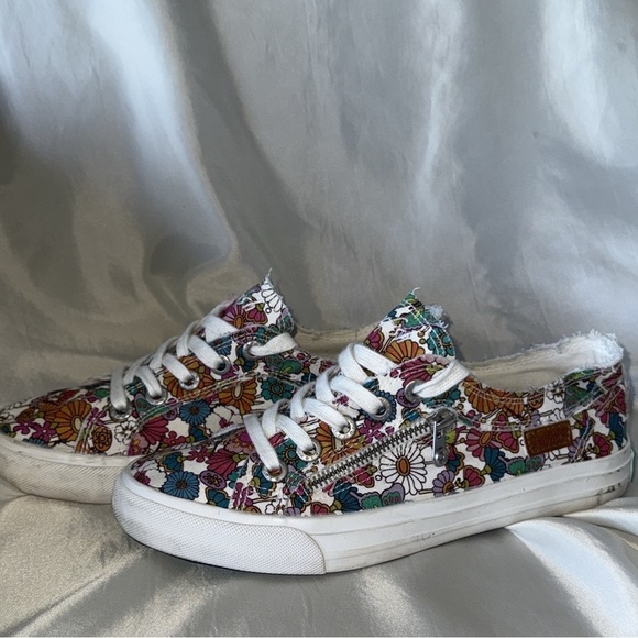 BF by Blowfish Malibu Maggi Daisy Floral Sneakers Multicolor Coquette Canvas 8.5 - Picture 4 of 13